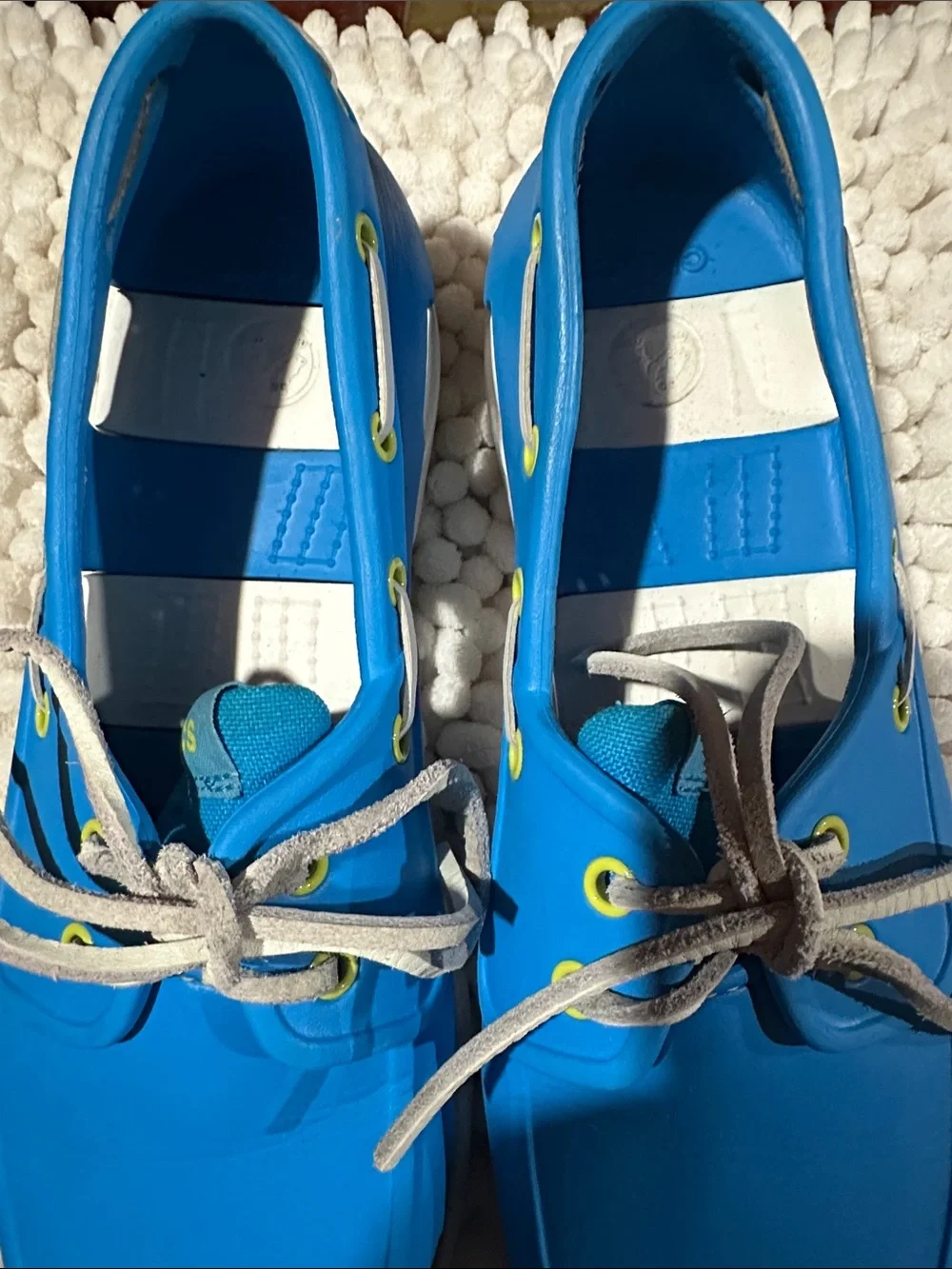 CROCS Men's Vibrant Blue Boat Shoes with Light Gray Laces
